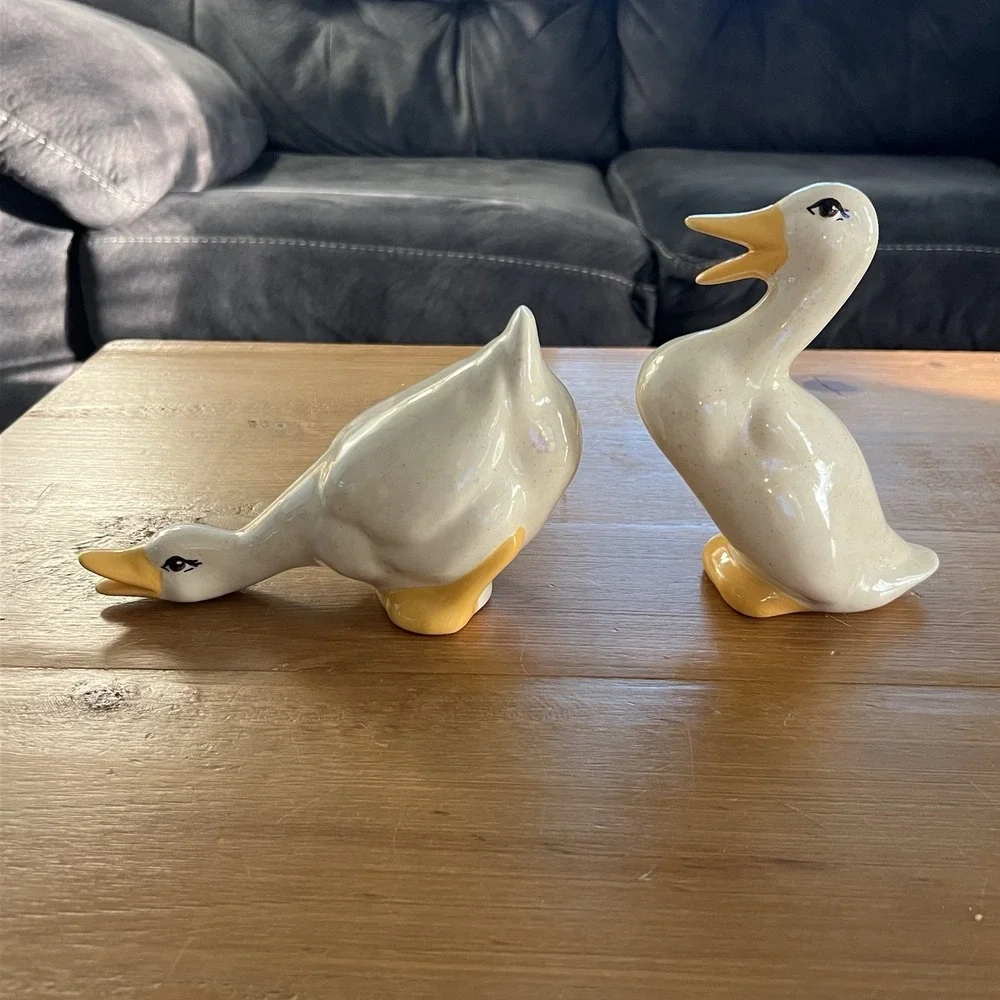 Ceramic Duck Figurine Set White Yellow Beaks Speckled Glaze Vintage Decor